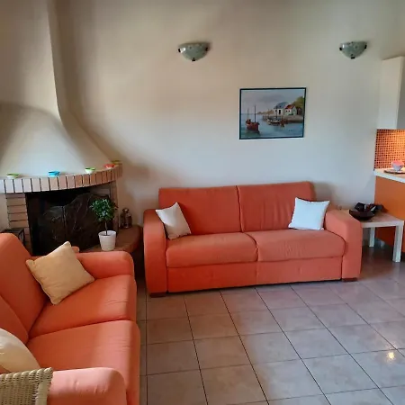 Appartamento Seaside With Attics & Shared Courtyard